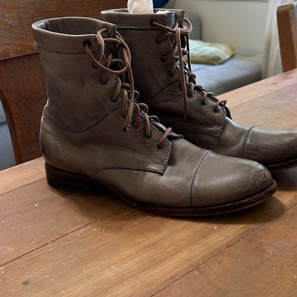 Vintage Frye leather boots taupe beige leather lace up boots